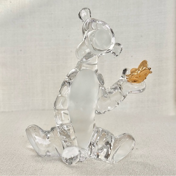 Lenox Winnie the Pooh Collection Disney Tigger with Gold Butterfly Figurine - Picture 5 of 12